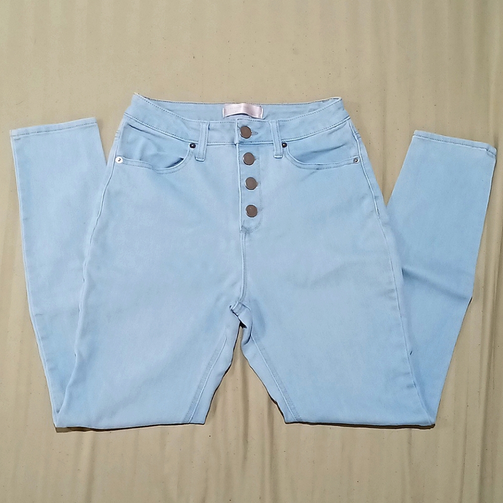 High Waist No Boundaries Jeans